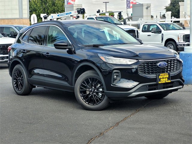 New 2025 Ford Escape SE