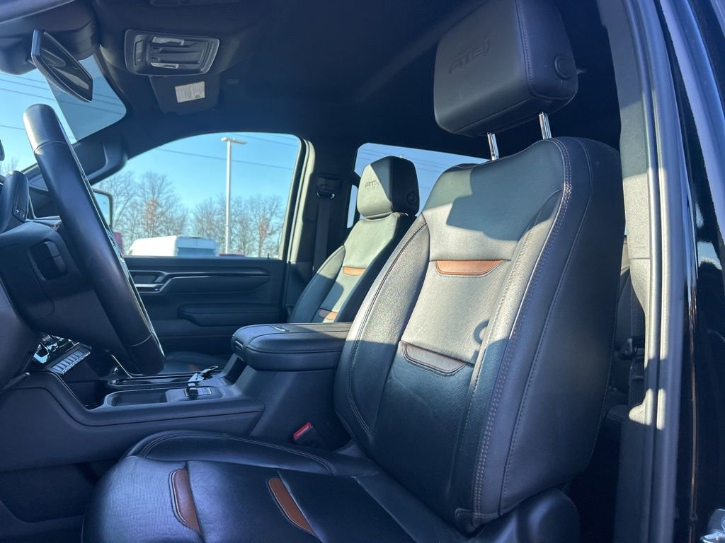 Used 2024 GMC Sierra 2500 AT4 image 9