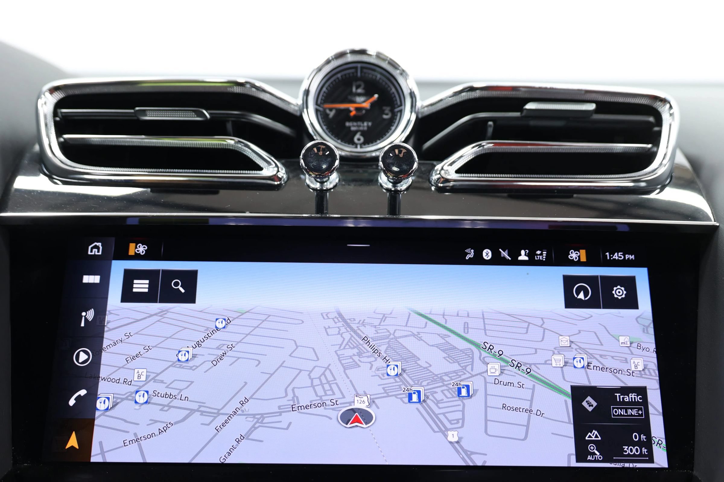Used 2022 Bentley Bentayga AWD/4WD image 44