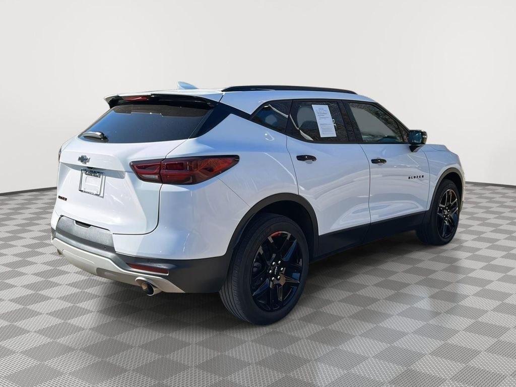 Used 2023 Chevrolet Blazer LT image 5