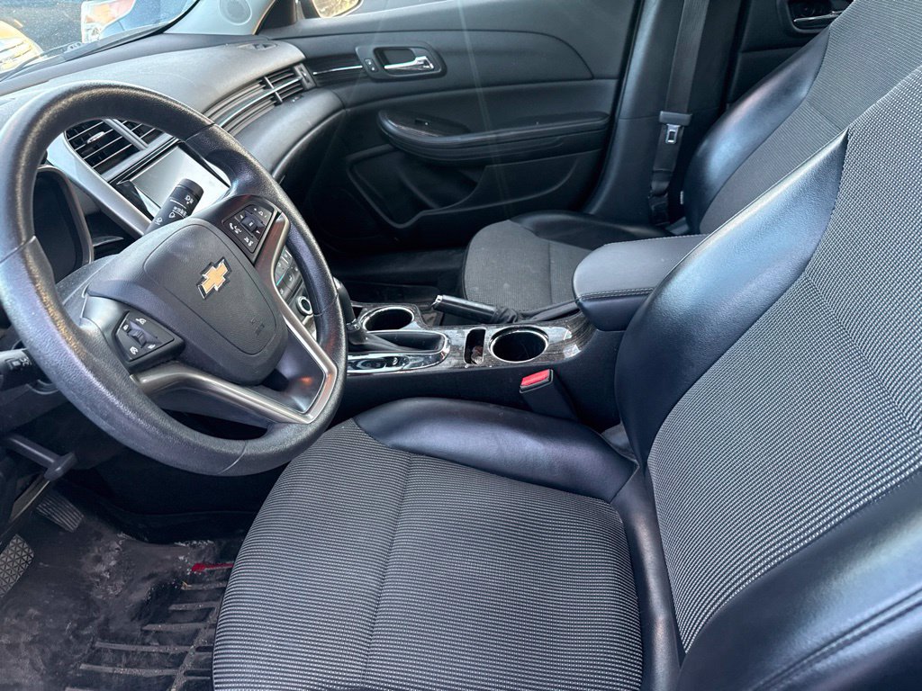 Used 2015 Chevrolet Malibu LT FWD image 12