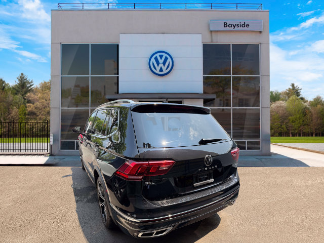 Certified 2024 Volkswagen Tiguan SEL R-Line AWD/4WD image 5