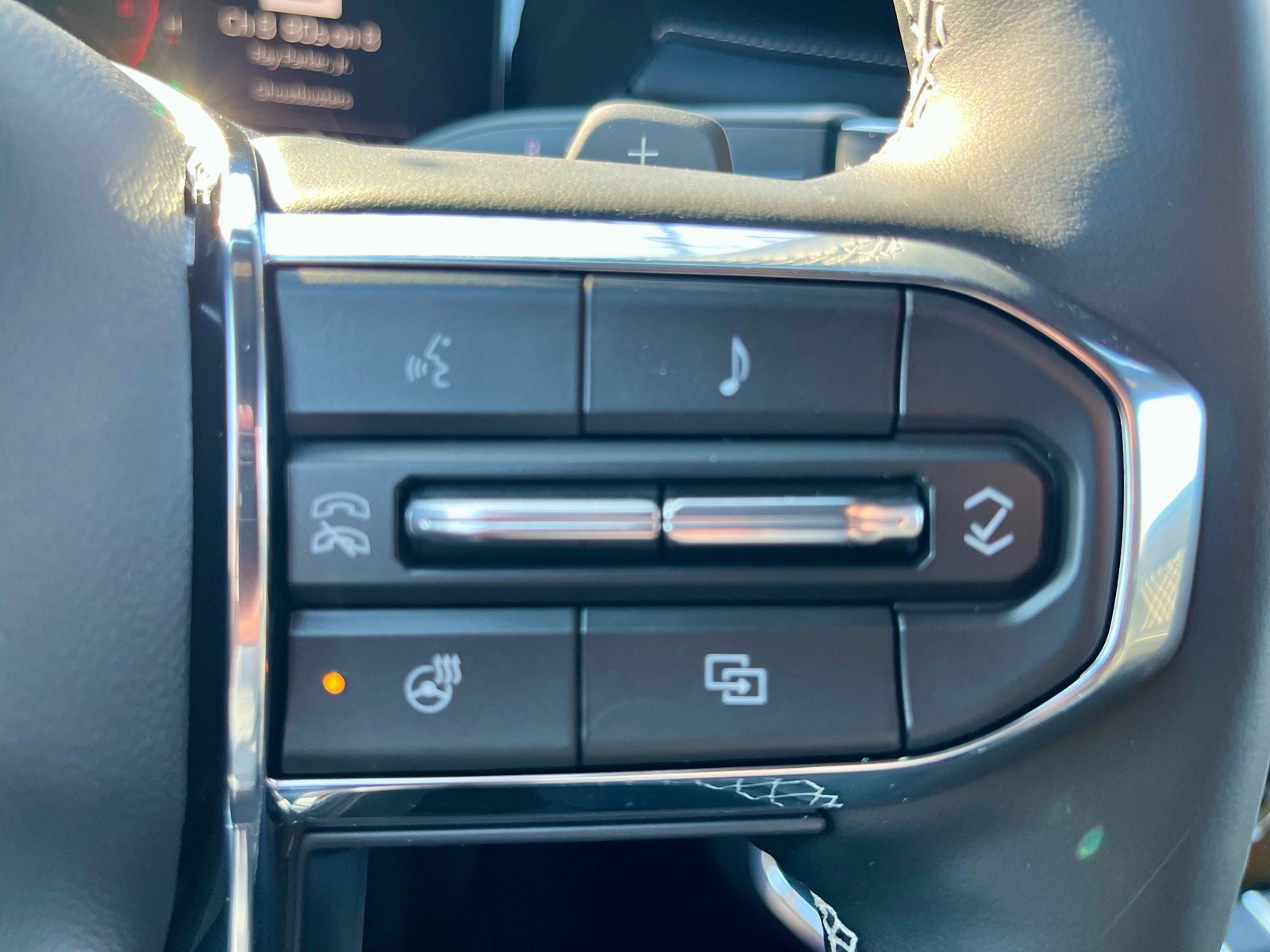 New 2026 GMC Acadia Denali w/ Super Cruise Package image 13