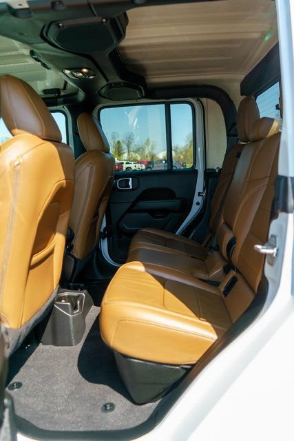 Used 2021 Jeep Gladiator Overland w/ Uconnect 4C Nav & Sound Group AWD/4WD image 11