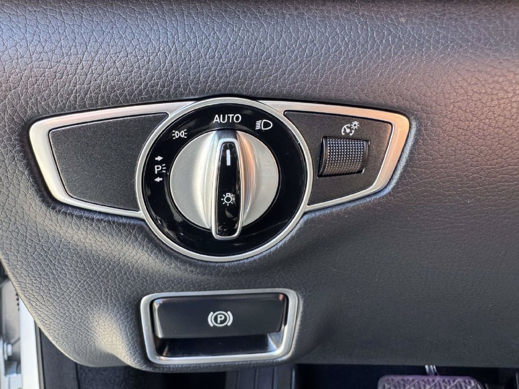 Used 2018 Mercedes-Benz S 560 4MATIC Sedan image 20