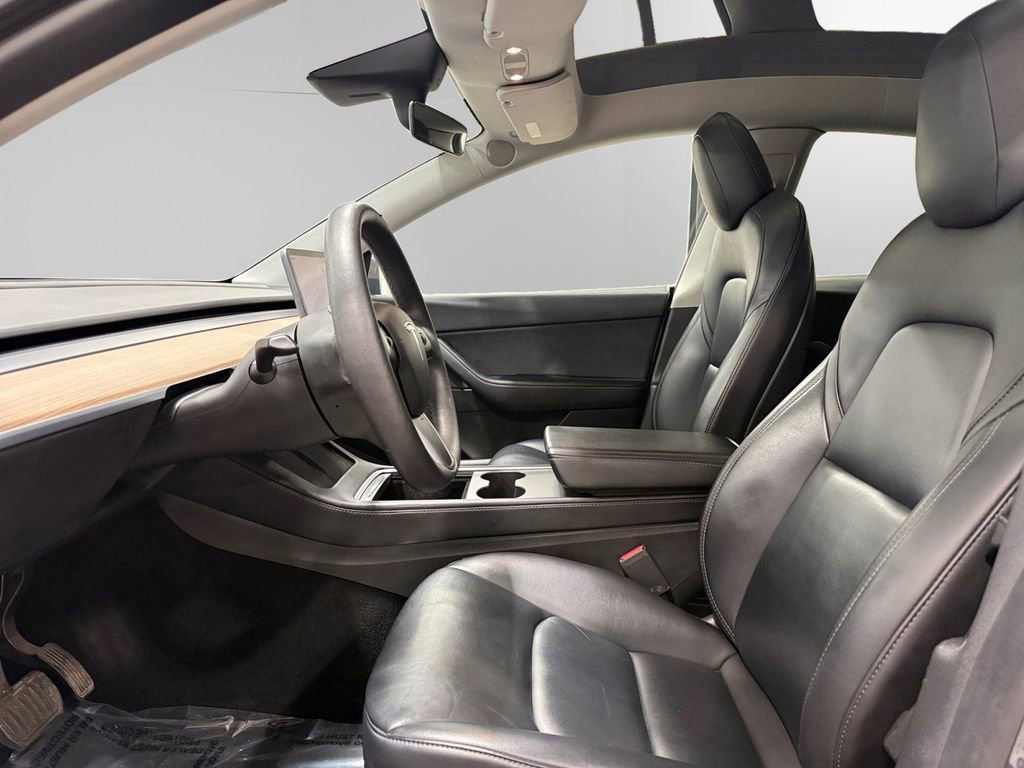 Used 2022 Tesla Model Y Long Range image 25