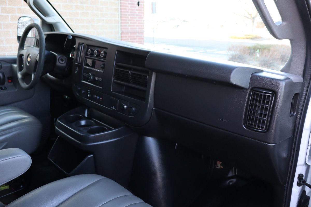 Used 2020 Chevrolet Express 2500 w/ Enhanced Convenience Package image 21