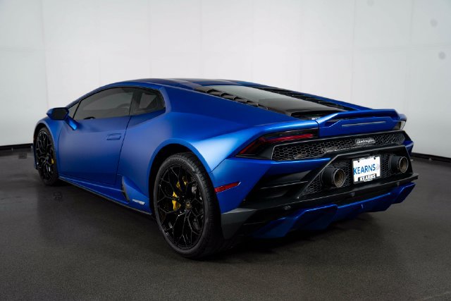 Used 2022 Lamborghini Huracan EVO RWD image 6