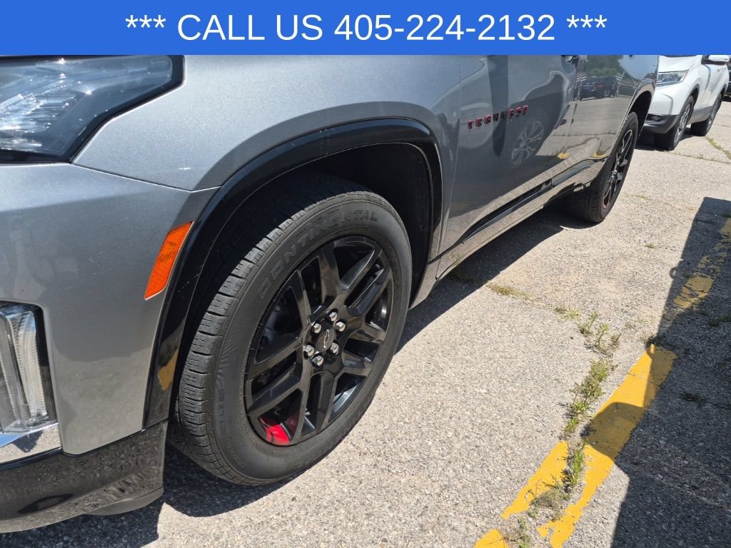 Used 2023 Chevrolet Traverse Premier w/ Redline Edition FWD image 3