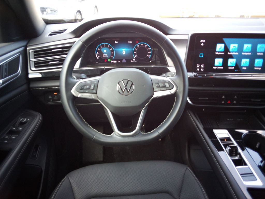 Used 2025 Volkswagen Atlas Cross Sport SE image 14