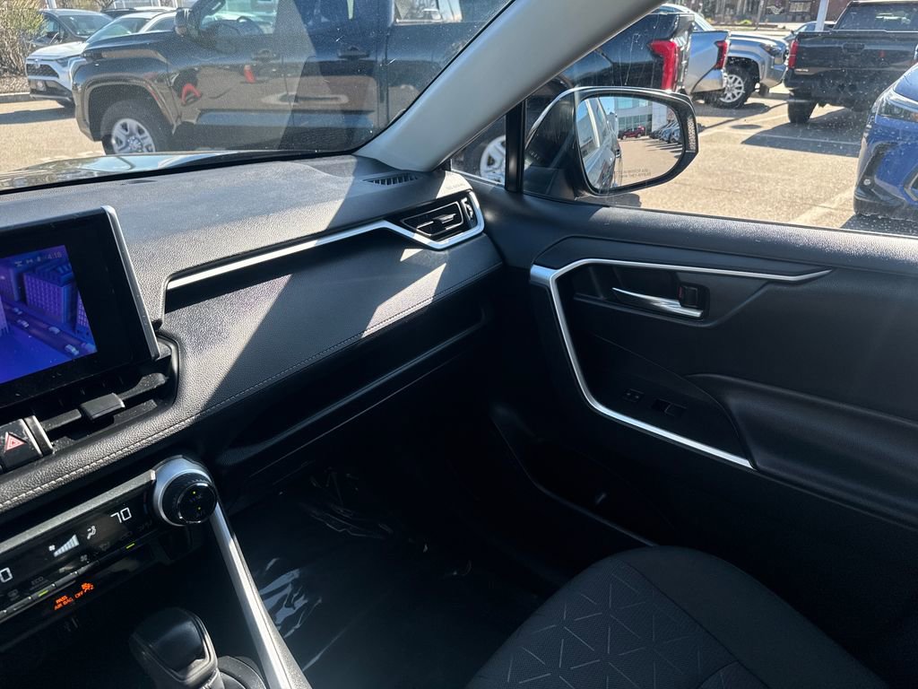 Used 2023 Toyota RAV4 AWD Hybrid image 27