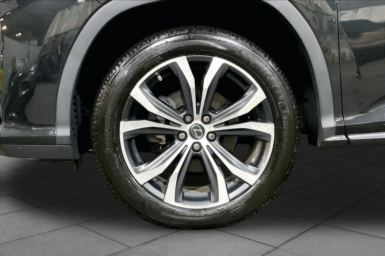 Used 2018 Lexus RX 450hL Premium w/ Premium Package AWD/4WD image 11