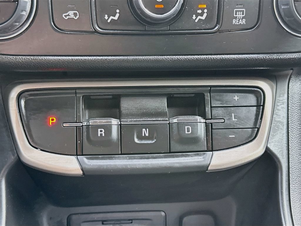 Used 2024 GMC Terrain Denali AWD/4WD image 17