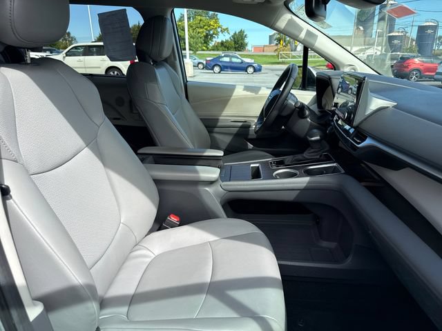 Used 2024 Toyota Sienna XLE w/ XLE Plus Package AWD/4WD image 12