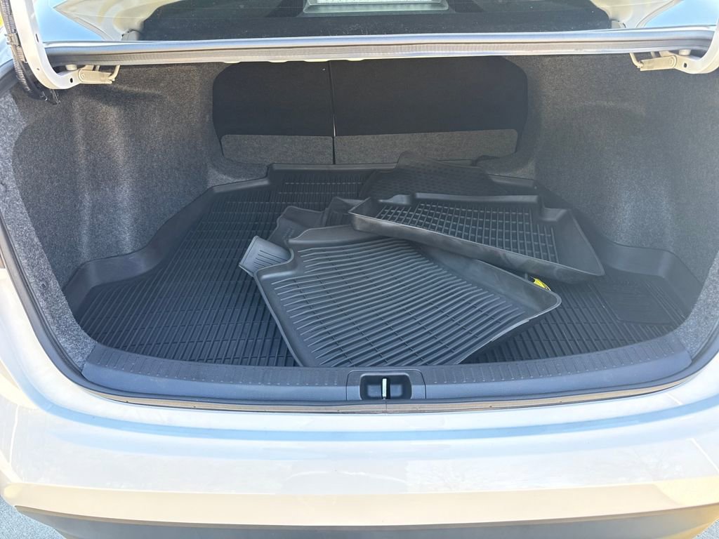 Used 2025 Toyota Corolla LE image 27