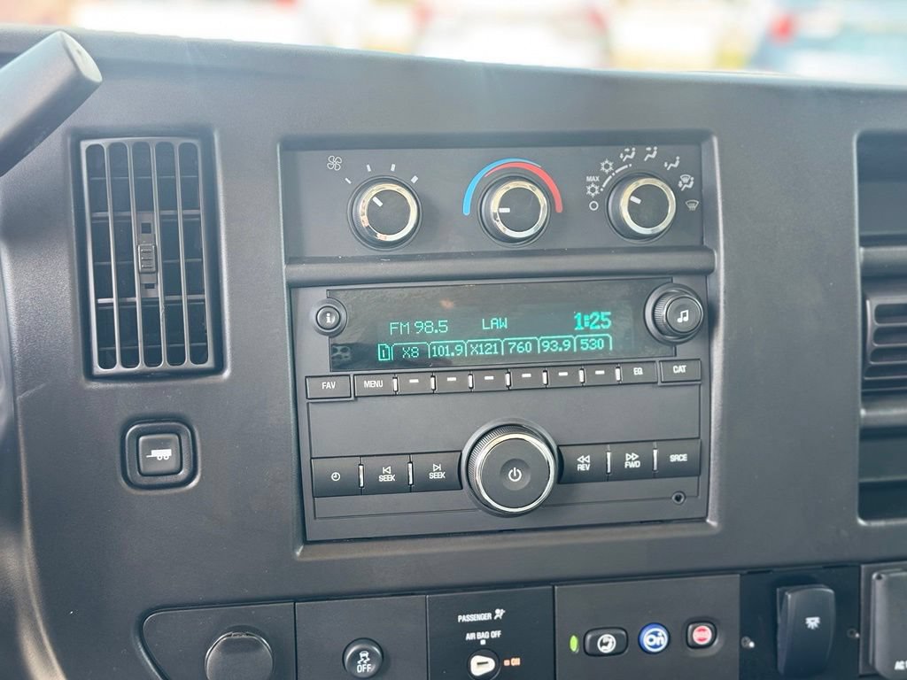 Used 2022 Chevrolet Express 3500 w/ Power Convenience Package RWD image 18