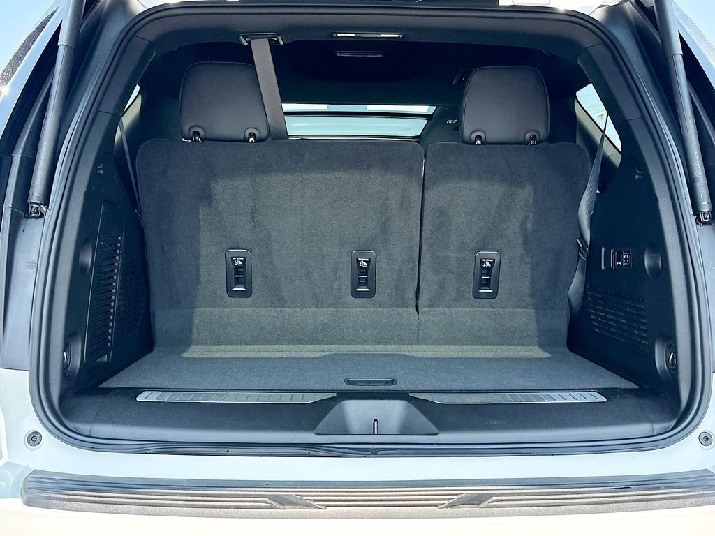 Used 2024 Chevrolet Tahoe RST w/ Luxury Package RWD image 16