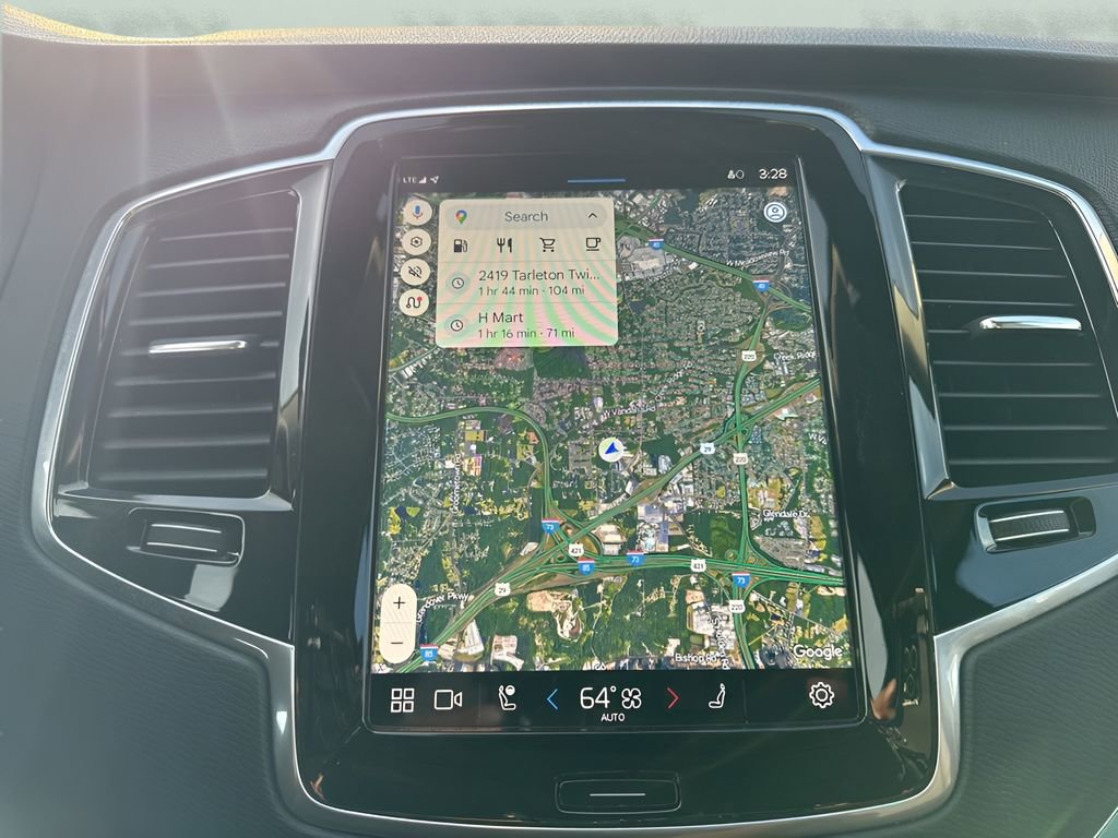 Used 2024 Volvo XC90 B6 Plus image 21