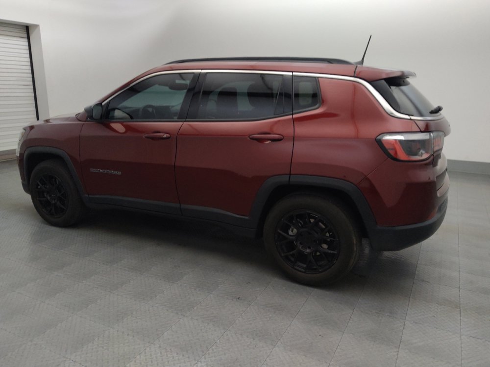 Used 2022 Jeep Compass Latitude FWD image 3