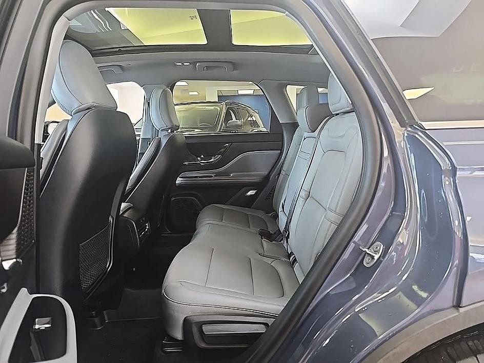 Used 2022 Lincoln Corsair AWD w/ Premium Package image 30