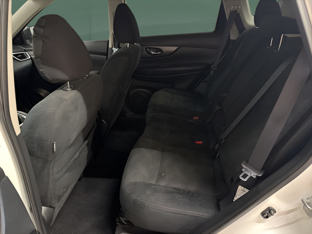 Used 2016 Nissan Rogue SV AWD/4WD image 13
