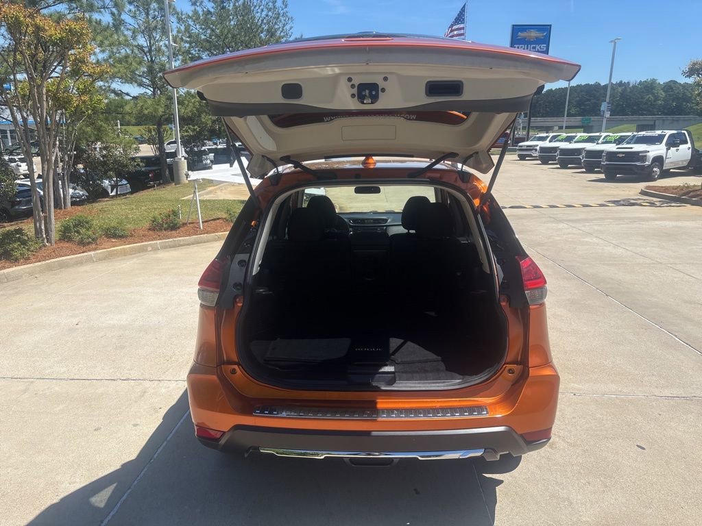 Used 2017 Nissan Rogue SV image 12