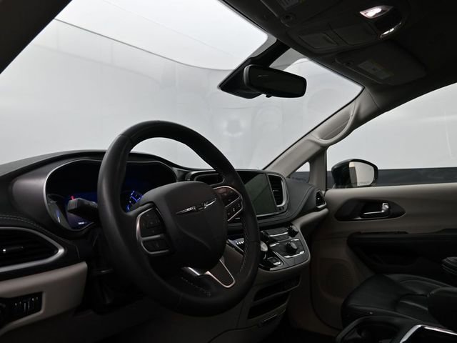 Used 2024 Chrysler Pacifica Limited FWD image 12