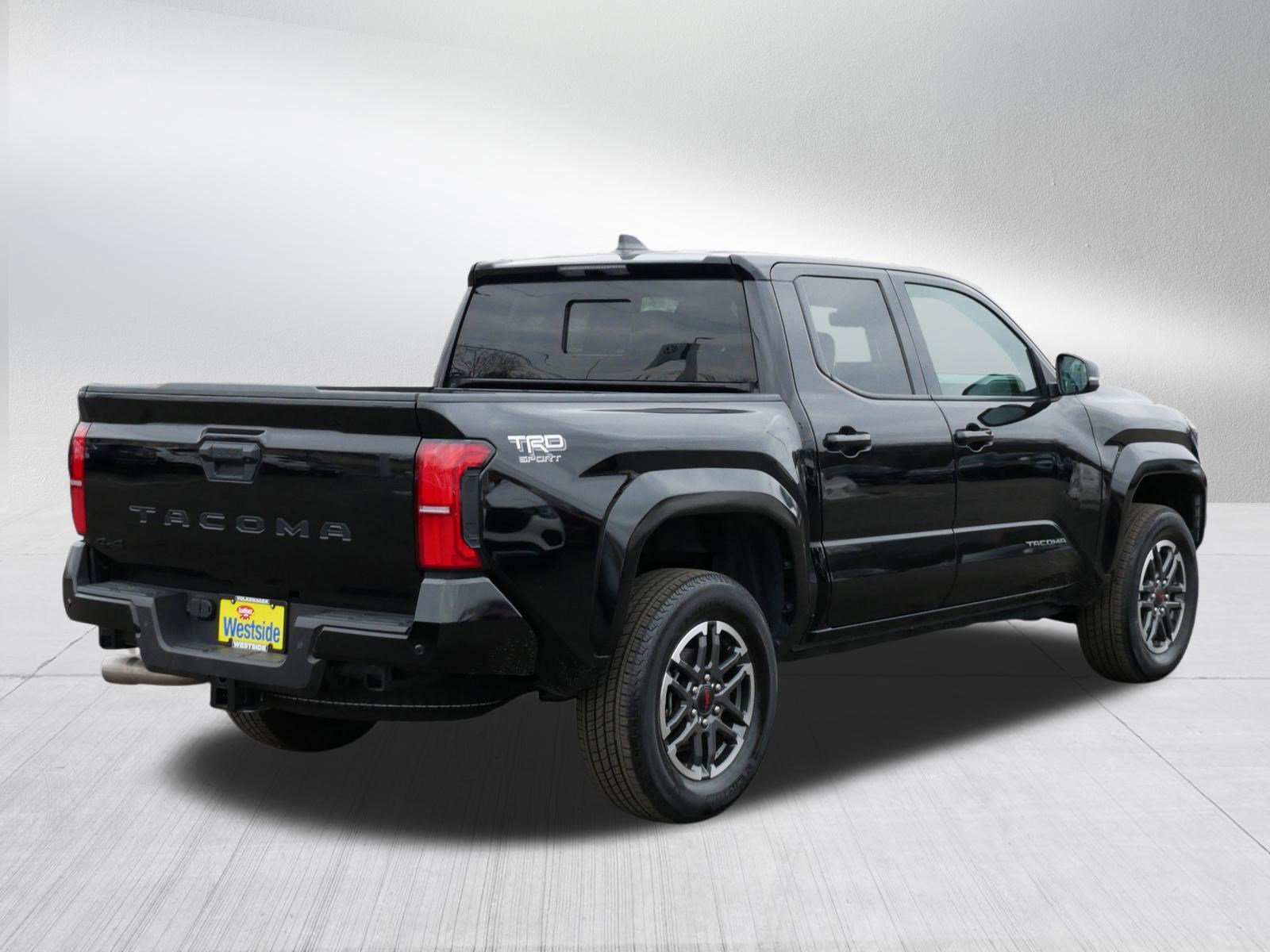 Used 2025 Toyota Tacoma TRD Sport w/ TRD Sport Upgrade Package image 7