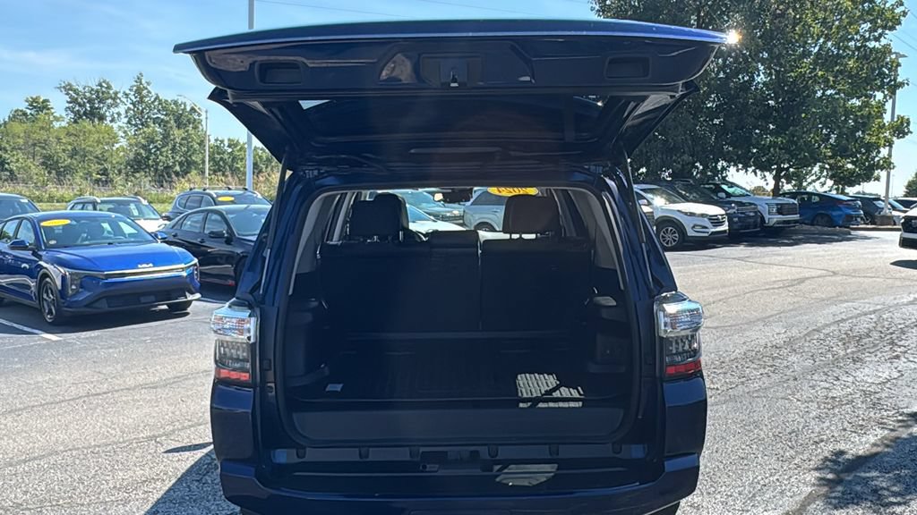 Used 2024 Toyota 4Runner SR5 Premium w/ Moonroof Package AWD/4WD image 10