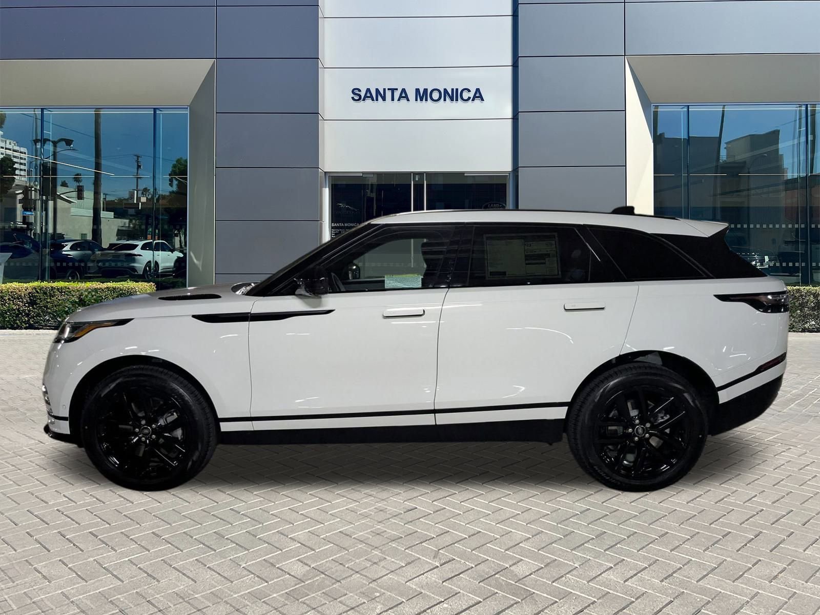 New 2026 Land Rover Range Rover Velar Dynamic SE image 5