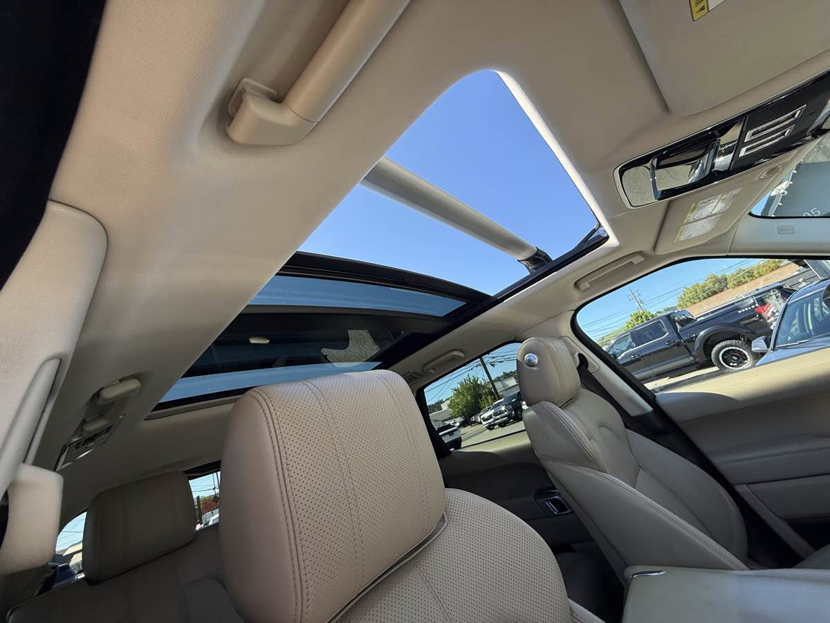 Used 2015 Land Rover Range Rover Sport HSE image 16