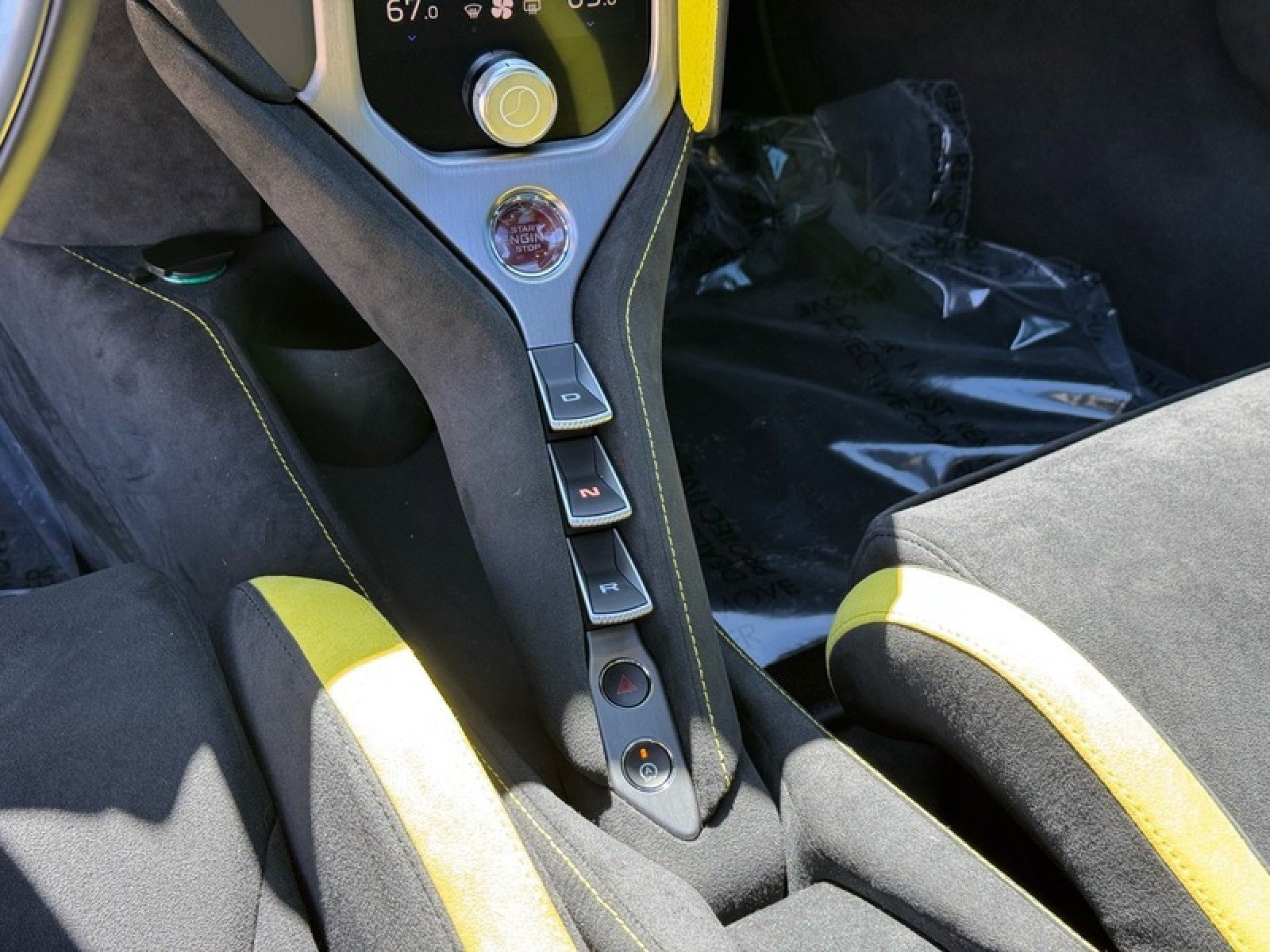Used 2024 McLaren 750S RWD image 17