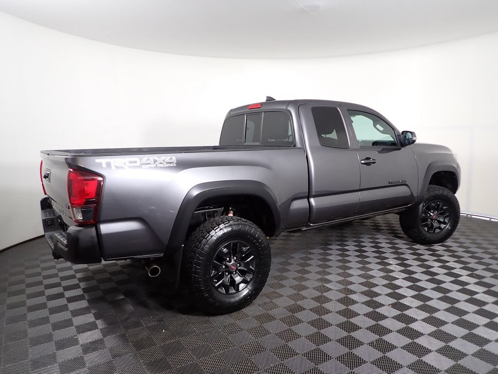 Used 2019 Toyota Tacoma TRD Off-Road AWD/4WD image 17