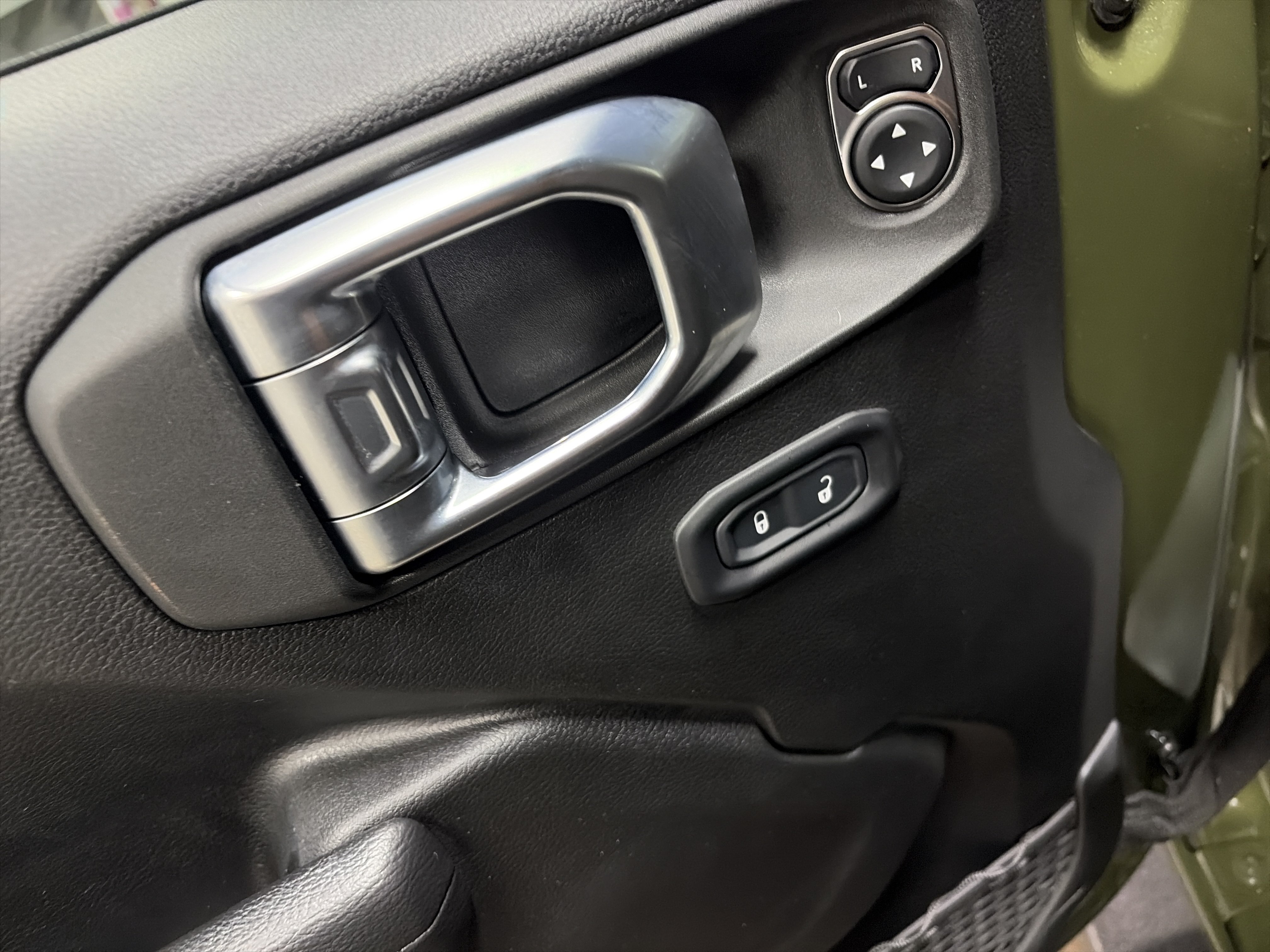 Used 2022 Jeep Wrangler Sport AWD/4WD image 24