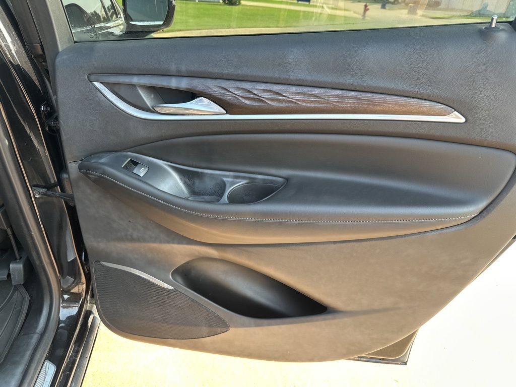 Used 2022 Buick Enclave Avenir w/ Avenir Technology Package image 41