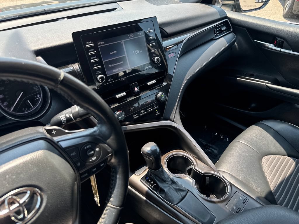 Used 2021 Toyota Camry SE w/ Cold Weather Package FWD image 20