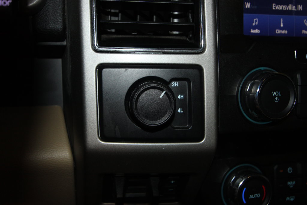 Used 2020 Ford F250 Lariat w/ Chrome Package AWD/4WD image 16