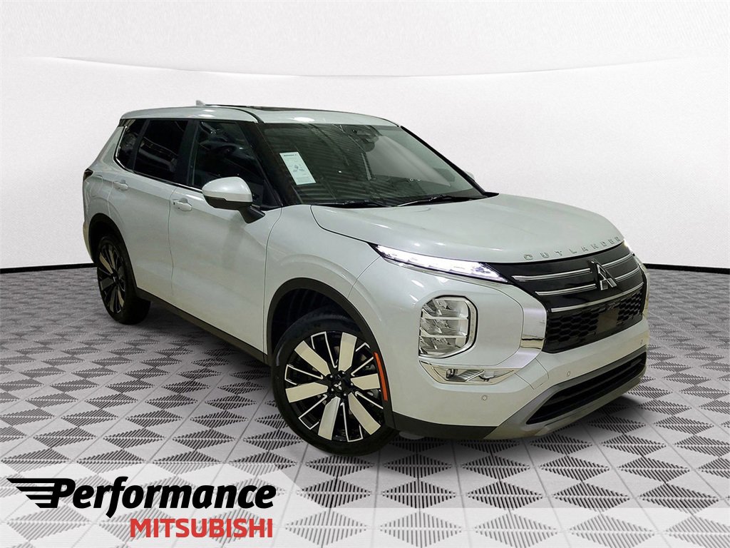 New 2025 Mitsubishi Outlander SE image 1