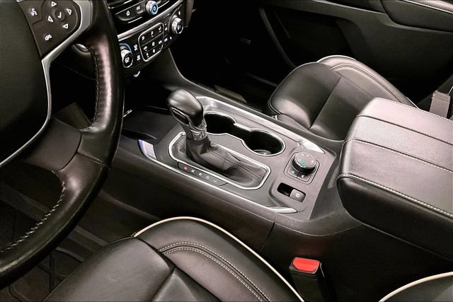Used 2022 Chevrolet Traverse Premier w/ Redline Edition AWD/4WD image 18