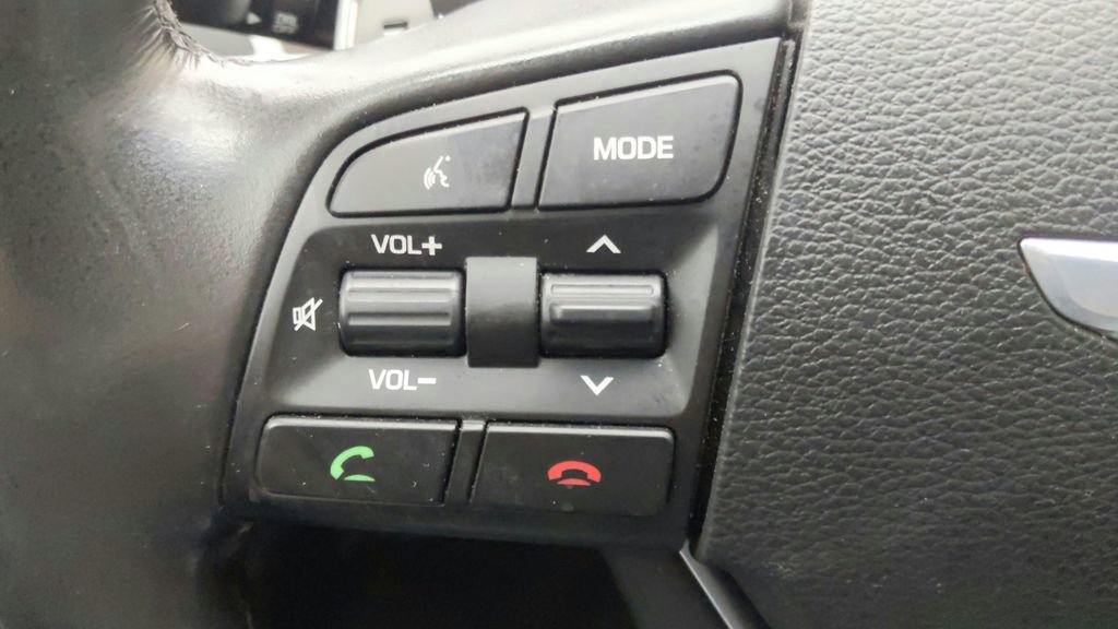 Used 2015 Hyundai Genesis 5.0 RWD image 21