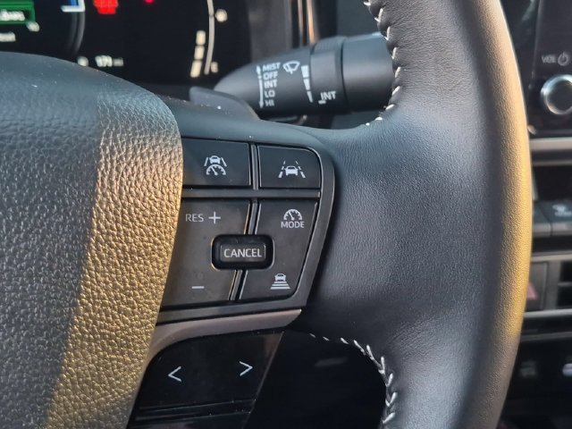 Used 2026 Toyota Camry SE FWD image 17