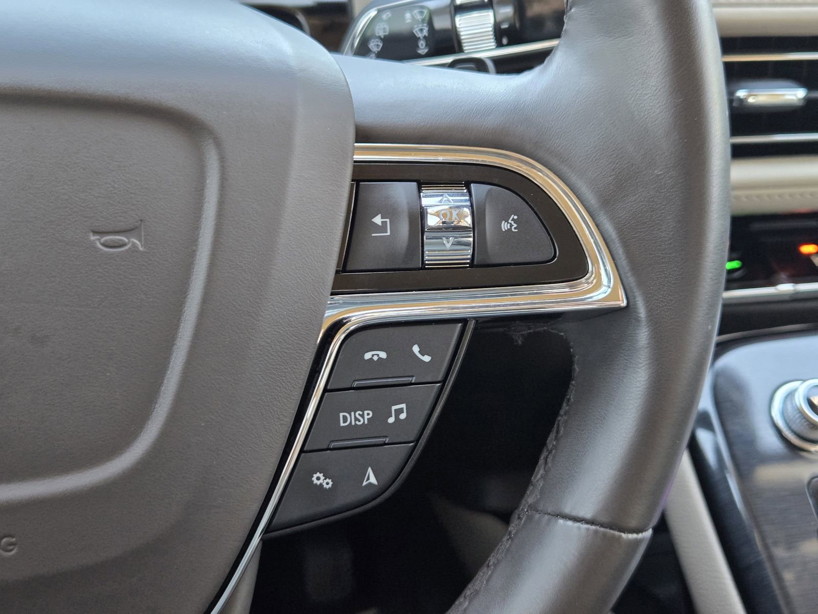 Used 2023 Lincoln Nautilus Reserve w/ Equipment Group 201A image 29