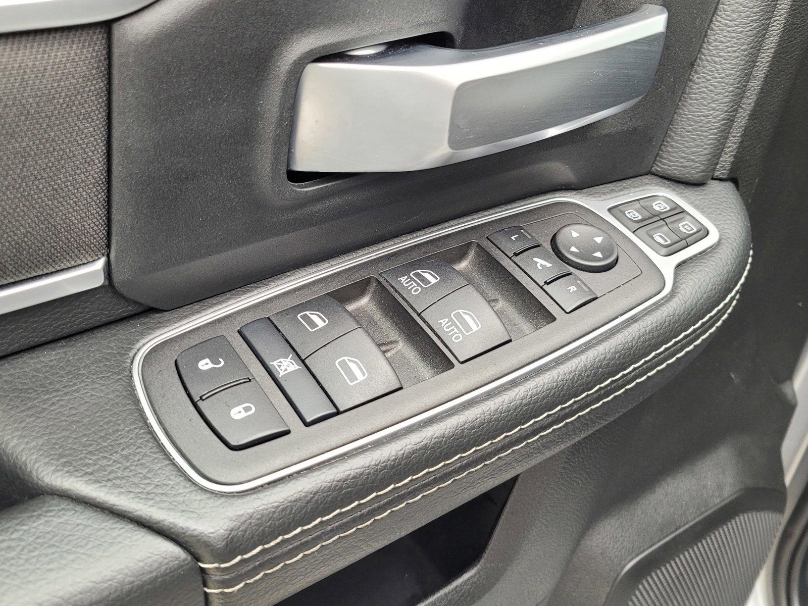 Used 2024 RAM 2500 Big Horn w/ Bed Utility Group image 17