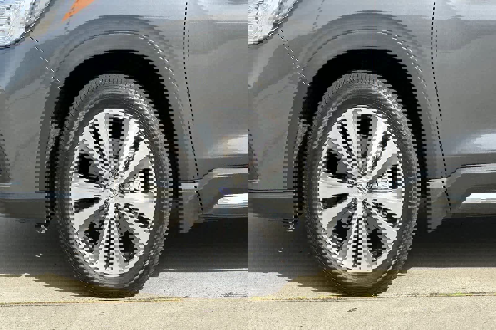 Used 2021 Subaru Ascent Limited w/ Technology Package image 27