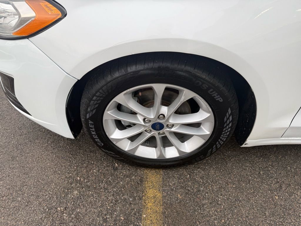 Used 2020 Ford Fusion SE image 15