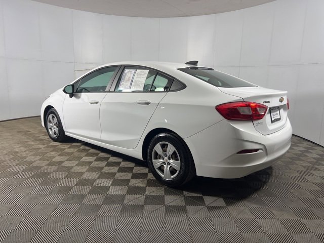 Used 2017 Chevrolet Cruze LS image 4