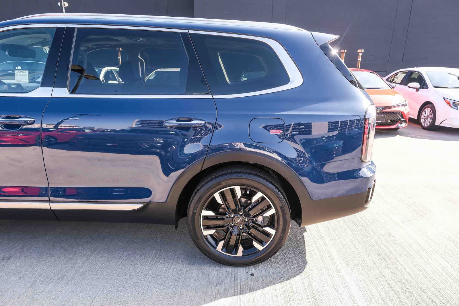 Used 2024 Kia Telluride SX w/ Towing Package AWD/4WD image 6