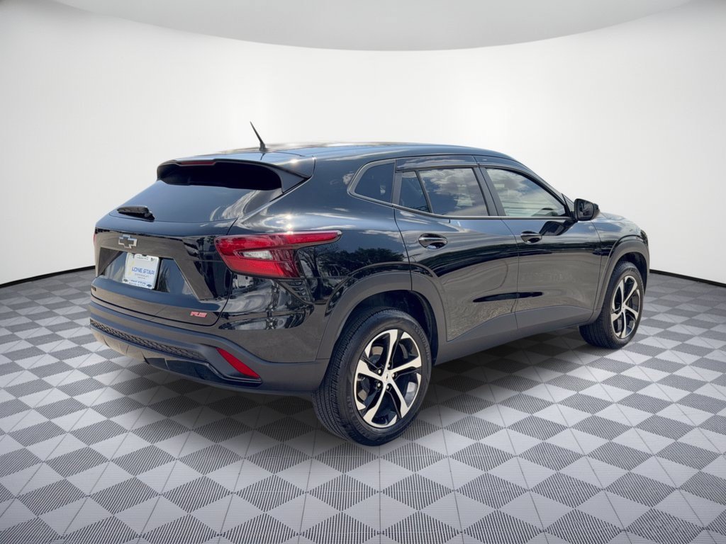 Certified 2025 Chevrolet Trax RS w/ Sunroof Package FWD image 9