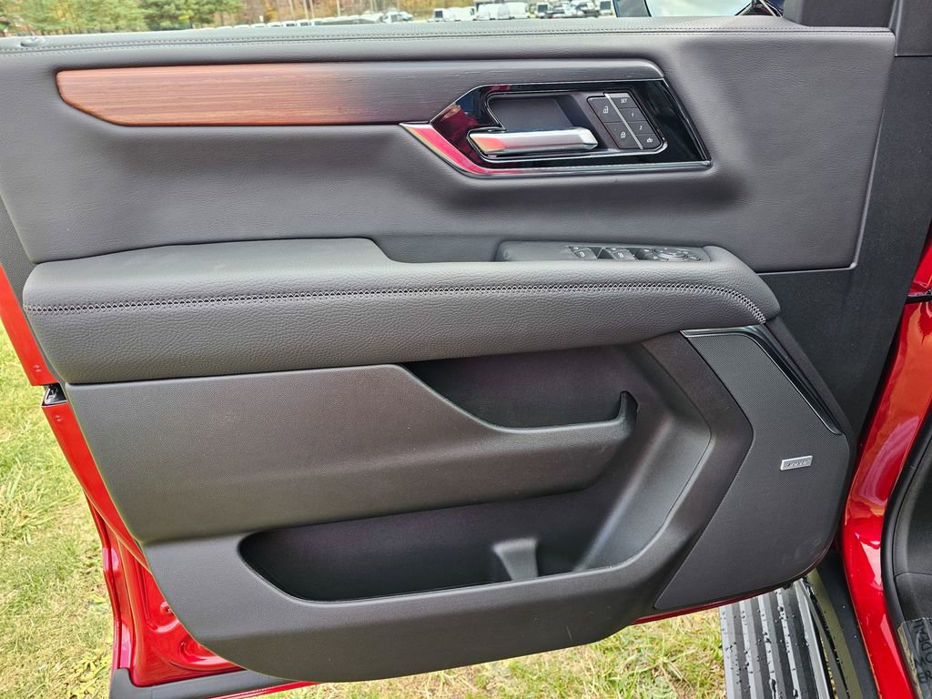 New 2026 GMC Yukon Denali w/ Sun & Power Step Package image 12