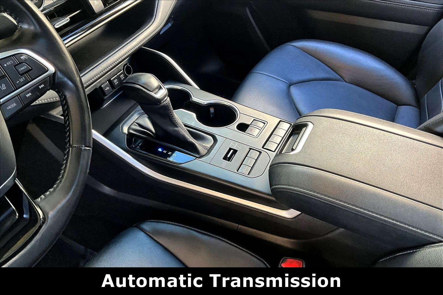 Used 2021 Toyota Highlander XLE image 18